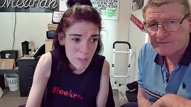Snapshot of MelinahViking chatting on 11.22.25 MelinahViking online show from 11.22.25