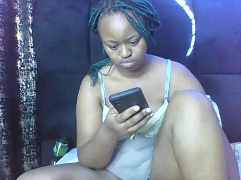 Snapshot of Candii_wet_ chatting on 01.25.25 Candii wet online show from 01.25.25