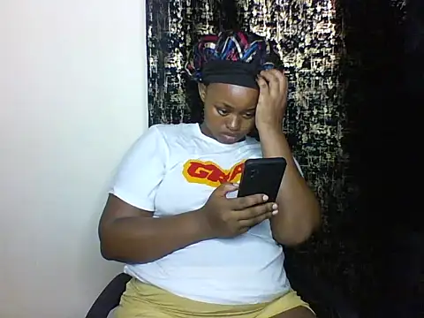Snapshot of Candii_wet_ chatting on 03.11.25 Candii wet online show from 03.11.25