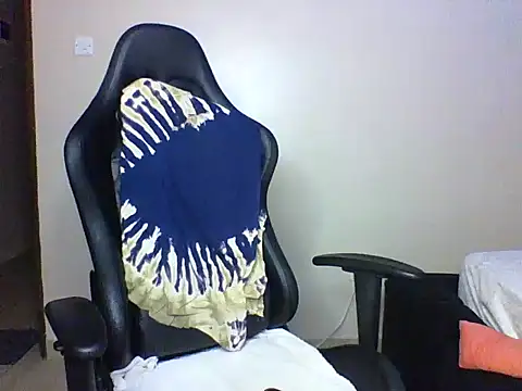 Snapshot of Candii_wet_ chatting on 12.15.25 Candii wet online show from 12.15.25