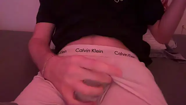 Snapshot of corizee chatting on 01.04.25 corizee online show from 01.04.25