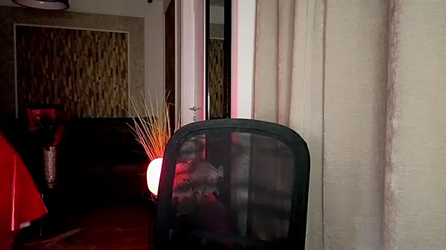 Snapshot of MiaRouge chatting on 02.10.26 MiaRouge online show from 02.10.26