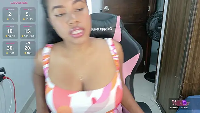 Snapshot of Abby_tits chatting on 12.15.24 Abby tits online show from 12.15.24