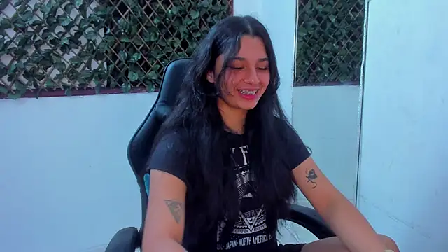 Snapshot of Megan_Whitte chatting on 03.03.25 Megan Whitte online show from 03.03.25