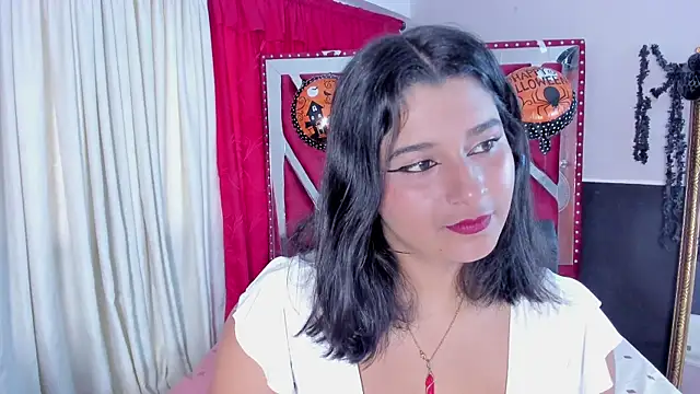 Snapshot of Megan_Whitte chatting on 10.25.25 Megan Whitte online show from 10.25.25