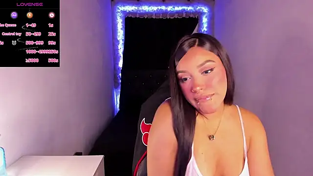 Snapshot of Mariana_Hasper_ chatting on 12.20.24 Mariana Hasper online show from 12.20.24