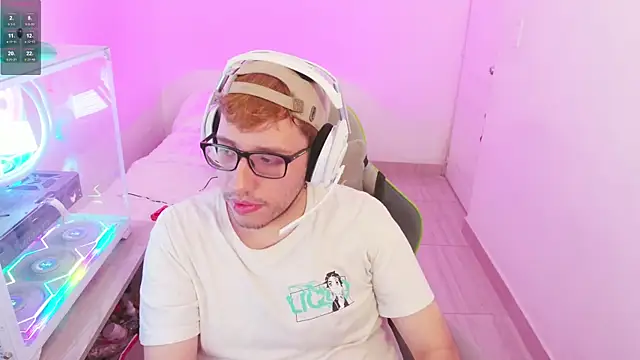 Snapshot of GioFran chatting on 01.10.26 GioFran online show from 01.10.26