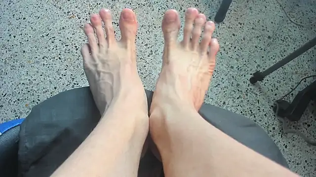 VladHellsing4 online show from 01.01.25