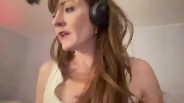 Snapshot of maythegr8ness chatting on 02.04.25 maythegr8ness online show from 02.04.25