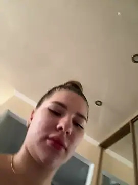 Snapshot of MilaVoxx chatting on 01.15.25 MilaVoxx online show from 01.15.25