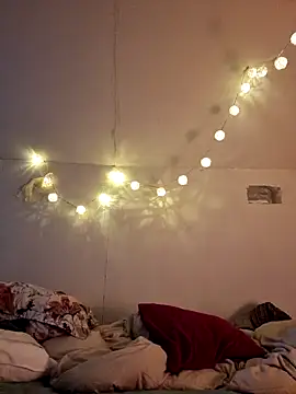 Snapshot of Afrania chatting on 02.17.25 Afrania online show from 02.17.25