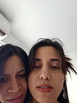 Snapshot of SaraLatinayPrimiciax chatting on 01.11.25 SaraLatinayPrimiciax online show from 01.11.25