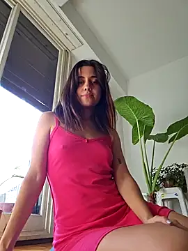 Snapshot of SaraLatinayPrimiciax chatting on 01.25.25 SaraLatinayPrimiciax online show from 01.25.25