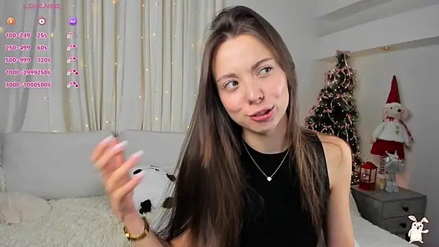 Snapshot of Goldy_Grace_ chatting on 12.18.25 Goldy Grace online show from 12.18.25