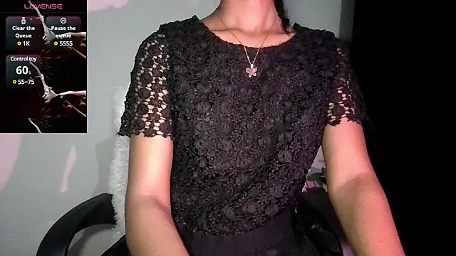 Snapshot of glowybekwa chatting on 03.11.25 glowybekwa online show from 03.11.25