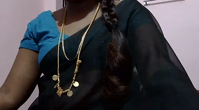 Snapshot of Hot_akshara chatting on 03.01.25 Hot akshara online show from 03.01.25