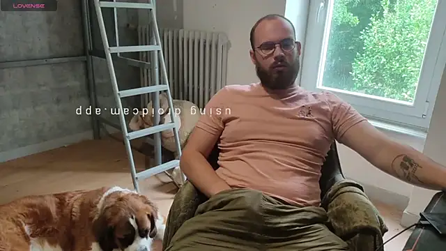 Snapshot of azagoul222 chatting on 09.21.25 azagoul222 online show from 09.21.25