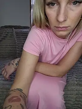 Snapshot of Lydie_off chatting on 03.05.26 Lydie off online show from 03.05.26