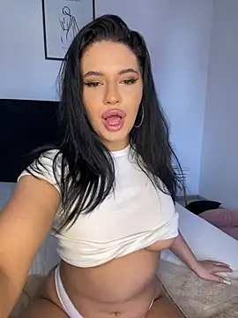 Snapshot of Nefera_De_Nile chatting on 03.04.25 Nefera De Nile online show from 03.04.25