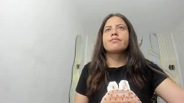 kathina giraldo online show from 03.28.26