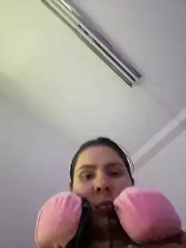 SofiaG  online show from 12.21.24