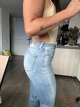 SofiaG  online show from 11.24.25