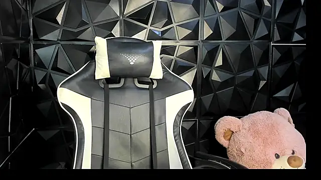 HelueHorny13 online show from 11.29.25