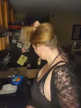 Snapshot of lilyhornyhousewife chatting on 05.24.26 lilyhornyhousewife online show from 05.24.26
