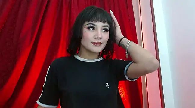 Snapshot of Maruu_miauu chatting on 02.13.25 Maruu miauu online show from 02.13.25