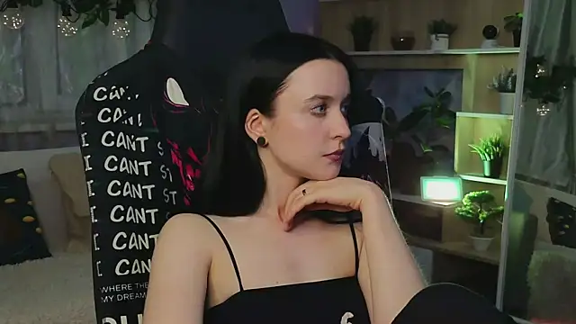 KiraLiLime online show from 03.18.25