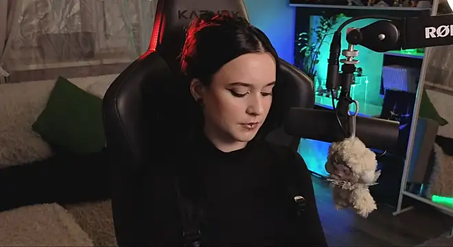 KiraLiLime online show from 11.28.25