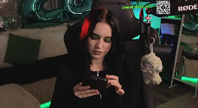 KiraLiLime online show from 12.19.25