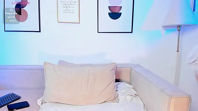 Keisha west online show from 11.19.25