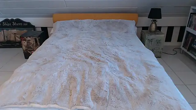 Greyhound70 online show from 09.14.25