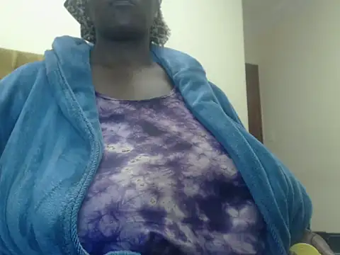 Snapshot of xXXBusty_gabby chatting on 12.14.25 xXXBusty gabby online show from 12.14.25