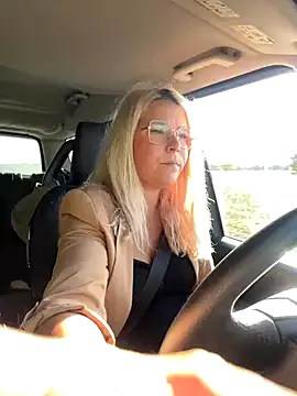 EmyLana online show from 10.11.25