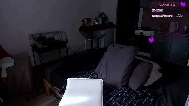 Natural pussy online show from 04.21.26