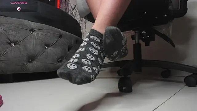 larissa01  online show from 03.09.25