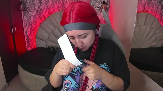 larissa01  online show from 03.15.25