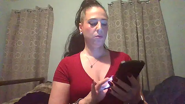 Snapshot of Audrey_hotty chatting on 11.12.25 Audrey hotty online show from 11.12.25