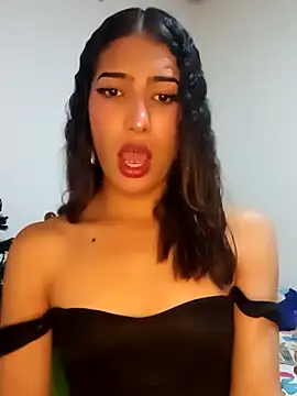 Snapshot of Lanna_hott_ chatting on 12.22.24 Lanna hott  online show from 12.22.24