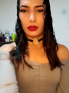 Snapshot of Lanna_hott_ chatting on 02.14.25 Lanna hott  online show from 02.14.25