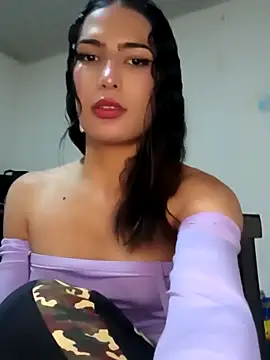 Snapshot of Lanna_hott_ chatting on 02.21.25 Lanna hott  online show from 02.21.25