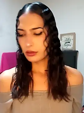 Snapshot of Lanna_hott_ chatting on 03.18.25 Lanna hott  online show from 03.18.25