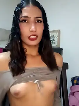Snapshot of Lanna_hott_ chatting on 03.18.25 Lanna hott  online show from 03.18.25
