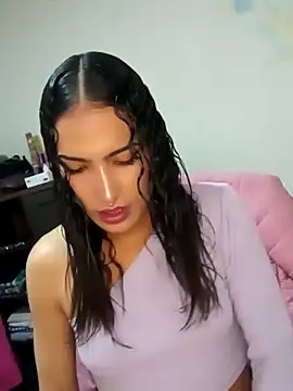 Snapshot of Lanna_hott_ chatting on 03.20.25 Lanna hott  online show from 03.20.25