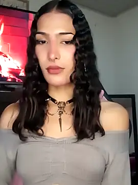 Snapshot of Lanna_hott_ chatting on 09.21.25 Lanna hott  online show from 09.21.25