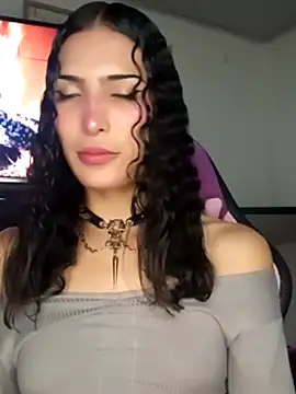 Snapshot of Lanna_hott_ chatting on 10.03.25 Lanna hott  online show from 10.03.25