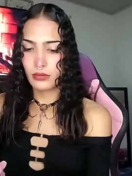 Snapshot of Lanna_hott_ chatting on 10.04.25 Lanna hott  online show from 10.04.25