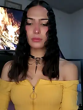 Snapshot of Lanna_hott_ chatting on 10.05.25 Lanna hott  online show from 10.05.25